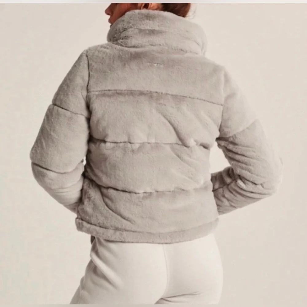 Abercrombie Faux Fur Mini Puffer Size Extra Small Light Grey - Picture 3 of 11